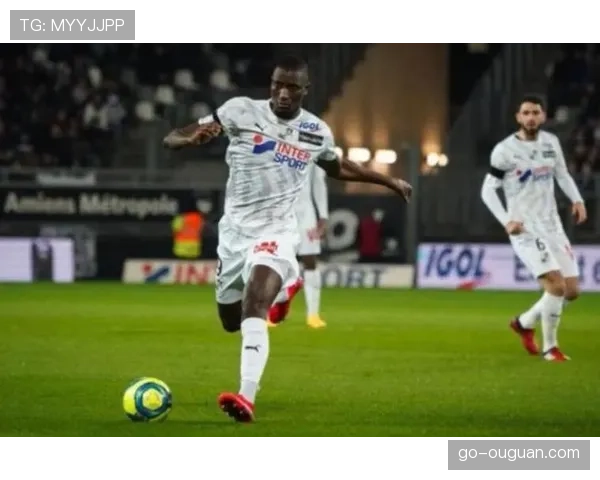 斯图加特前锋吉拉西恢复合练，有望周末复出提升球队火力